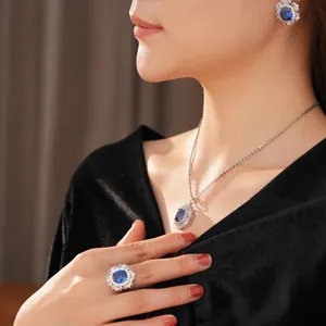 Set gioielli vintage con zaffiro ovale, collana, orecchini e anello per donna
