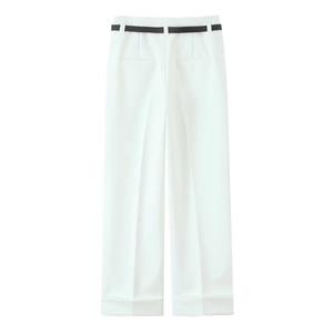 Pantalon large blanc décontracté avec ceinture noire, design minimaliste taille haute femme