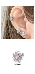 Detail view of flower-shaped ear stud with star zircon and 0.92cm diameter size guide