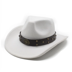 Cappello da cowboy bianco in feltro con fascia in pelle marrone ed emblema testa di toro