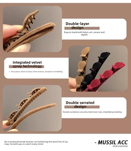 Detail der doppelschichtigen Struktur und beflockten Textur der Flechthaarklammern