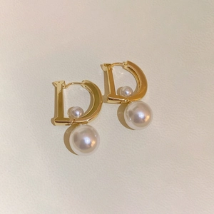 Eleganti Orecchini Di Künstliche Perle Lettera D Gioielli In Rame Placcato Oro Con Perno In Argento Per Donne