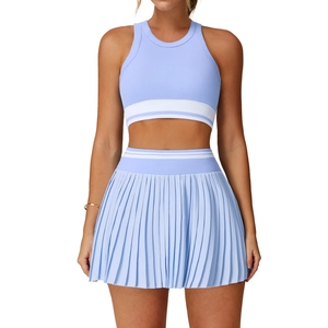 Γαλάζιο αθλητικό σετ δύο τεμαχίων με ριμπ crop top και πλισέ φούστα τένις για γυναίκες