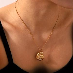 Conch Shell Pendant Necklace Stainless Steel 18K Gold Plated Nautilus Satellite Bead Chain INS Style Niche For Women