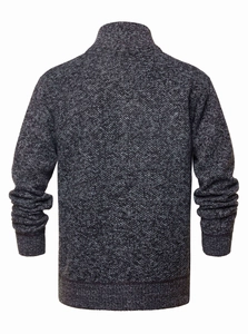 Vista posteriore del cardigan in maglia da uomo di qualità con trama fine e bordi a coste