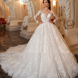 Robe De Mariée Élégante Palais Français Épaules Dénudées Manches Longues Dentelle Broderie Florale Traîne Cathédrale