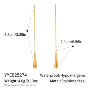 Détails de boucles d'oreilles goutte en acier doré avec dimensions et poids précis