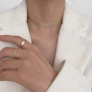 Vintage golden mesh choker necklace and textured rings for women in stainless steel