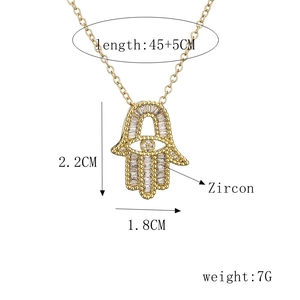 Collier Main de Fatma dorée avec oxydes de zirconium, pendentif 2,2cm et chaîne 45+5cm