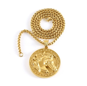 Detail of 3D horse head pendant in gold-plated steel with a square box chain necklace