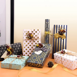 Carta Da Regalo Con Lamina D'oro Carta Patinata Motivi Geometrici Pois Strisce Per Compleanno Natale