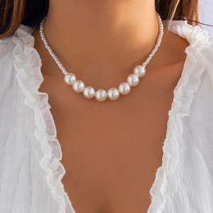 Elegant vintage faux pearl necklace with graduated bead design for women