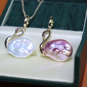 Élégant Collier Pendentif Cygne en Perle Baroque Naturelle d'Eau Douce Alliage de Cuivre Incrusté de Strass Bijoux Femme