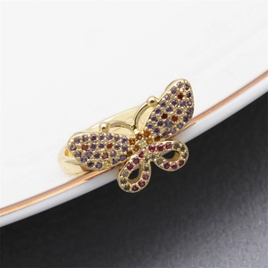 Bague papillon ajustable dorée sertie de cristaux de zircone multicolores