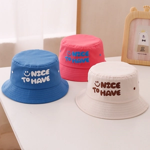 Bobs en coton pour enfants avec imprimé Nice smile en bleu, rose et beige