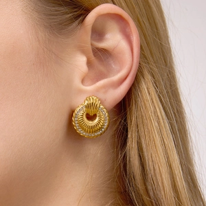 Elegant 18k gold-plated stainless steel shell stud earrings with white zircons for women