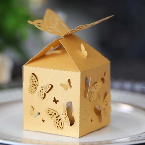 Laserschnitt Schmetterling Gastgeschenk Box Gold auf Porzellanteller für Hochzeiten