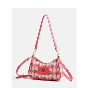 Sac à bandoulière matelassé à motif cerises rose avec bandoulière réglable et dorure
