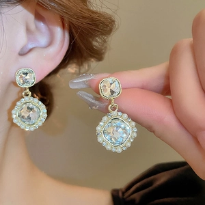 French vintage gold earrings with pearls and crystals for a luxurious look