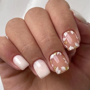 Press On Nails Pink Floral Pattern Short Square Fake Nails With Gold Foil Design Glossy Artificial Nails Kit For Women