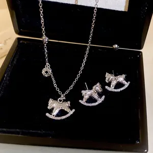 Collier Pendentif Cheval À Bascule Et Boucles D Oreilles Cuivre Zircone Avec Tige En Argent Sterling 925 Bijoux Animaux