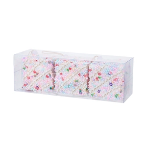 Detailansicht der 3er-Set Weihnachtskugel-Anhänger in einer transparenten Geschenkbox