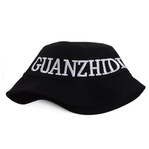 Bob classique en coton noir avec broderie GUANZHID blanche et large bord de protection solaire