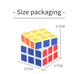 Detailed size chart showing 5.7cm dimensions for the professional speed cube toy