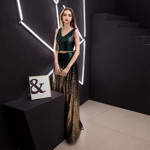 Robe de soirée longue à sequins avec col en V et dégradé du vert au doré brillant