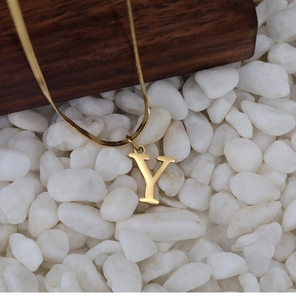 Flat snake bone chain necklace in 18K gold-plated steel featuring letter Y pendant