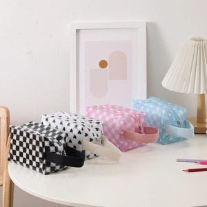 Transparent large capacity stationery bags in grid and heart patterns with carry handles