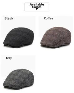 Detailansicht der Schiebermützen in Schwarz, Kaffee und Grau mit feiner Strickstruktur