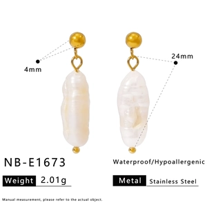 Detail of 18K gold plated stainless steel pearl earrings with size and weight specs