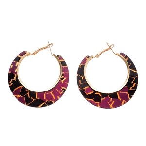 Retro resin geometric hoop earrings with purple marble pattern and gold line details