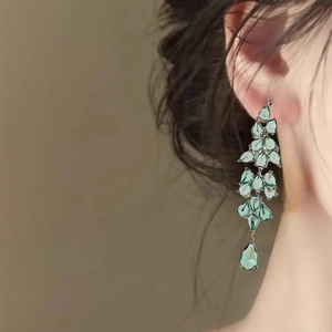 Leaf-shaped silver needle tassel earrings with green zircon waterdrop pendants for women