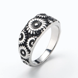 Vintage stainless steel daisy flower engraved band ring with oxidized silver finish