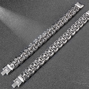 Vintage silver punk skull and cross bracelets in stainless steel for men with gothic style