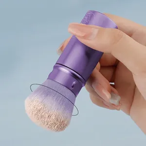 Violetter einziehbarer Puderpinsel mit weichen Verlaufsborsten und 3D-Blumenmuster-Griff