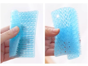 Spazzola da massaggio angolare in silicone blu per gatti con setole morbide e flessibili