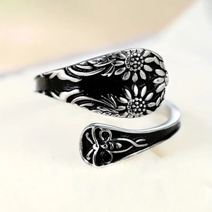 Vintage bohemian adjustable open ring with engraved sunflower and honey bee patterns