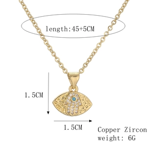 Détails du collier œil maléfique avec dimensions 1.5x1.5cm et chaîne de 45+5cm réglable