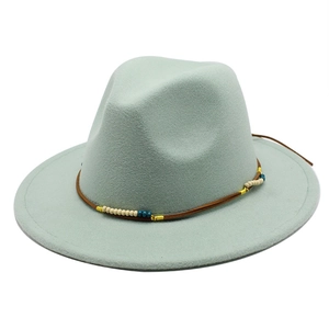 Cappello fedora in lana verde menta con fascia in pelle intrecciata e perline colorate