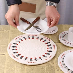 Retro round woven cotton heat-resistant placemats with floral pattern for dining decor