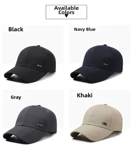 Quatre casquettes de baseball en noir, marine, gris et kaki avec logo métallique