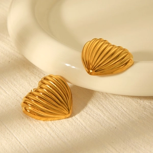 18k gold plated stainless steel heart stud earrings with vertical striped texture finish