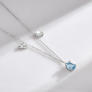 Elegante S925 Sterlingsilber Wassermann Kette mit tropfenblauem Edelstein-Anhänger