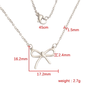 Detailed size chart showing bow pendant dimensions and 45cm chain length on white background