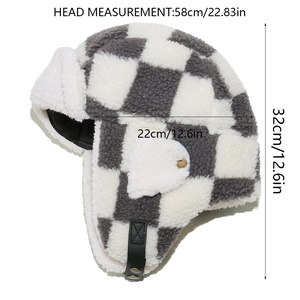 Size guide for checkerboard faux fur trapper hat with 58cm head circumference info