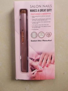 Dettaglio confezione set manicure elettrico 5 in 1 con luce LED e funzione ricaricabile