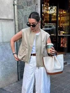 Damen Herbst Weste in Khaki mit V-Ausschnitt und Reißverschluss für Outdoor-Fashion